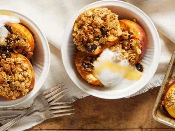 Baked peaches with granola topping
