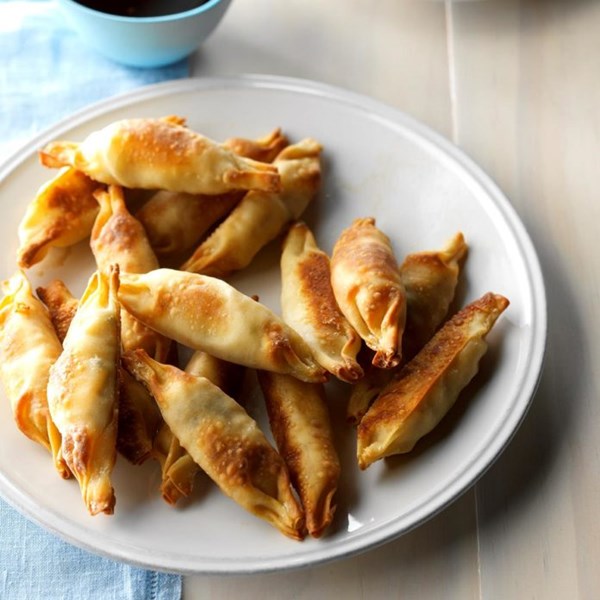 Baked pot stickers with dipping sauce