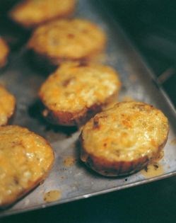 Baked potatoes with sour cream, chives and bacon