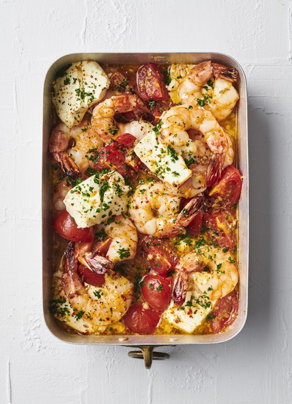 Baked prawns with lemon and feta