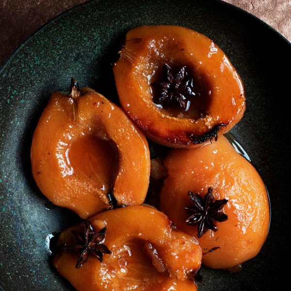 Baked quince with maple syrup