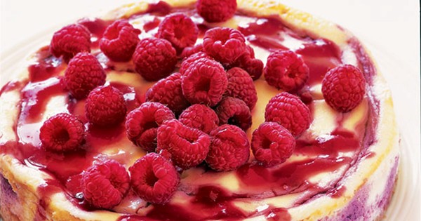 Baked raspberry cheesecake