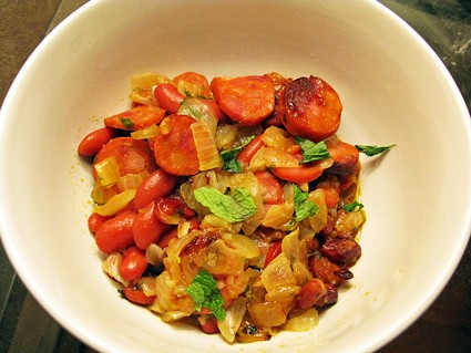 Baked red kidney beans with chorizo