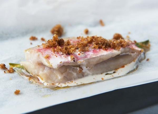 Baked red mullet with anchovies