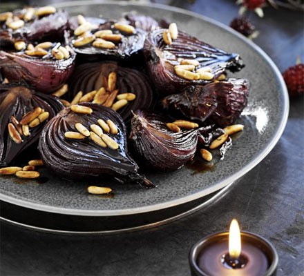 Baked red onions in balsamic