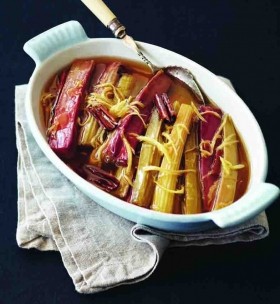 Baked rhubarb with ginger and cinnamon