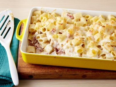 Baked rigatoni with Béchamel sauce