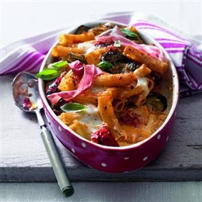 Baked rigatoni with chargrilled vegetables, mozzarella and Parma ham