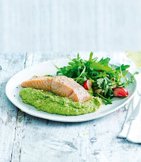 Baked salmon with pea and mint houmous