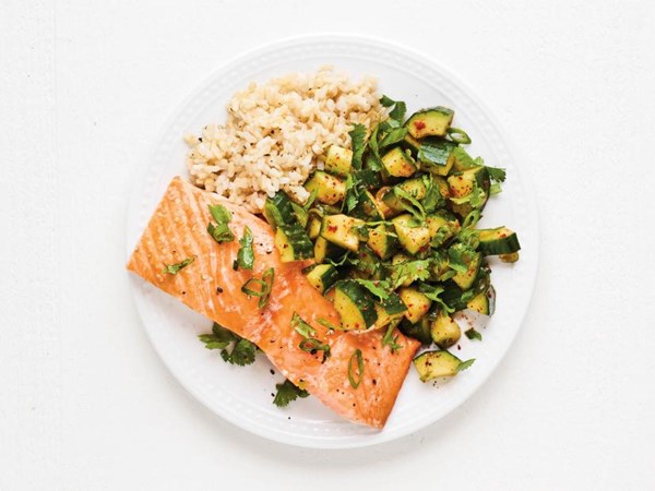 Baked salmon with spicy cucumber salad 