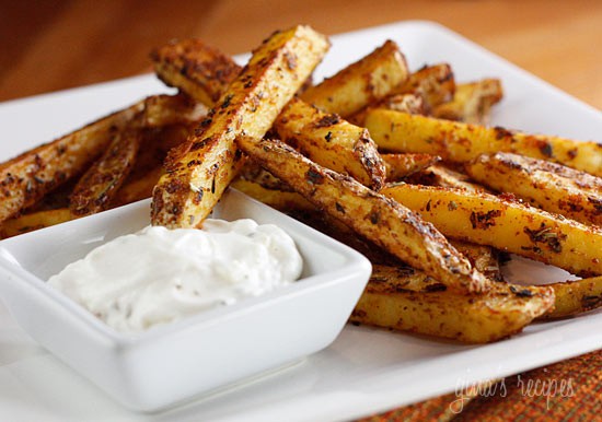 Baked seasoned fries with skinny garlic aioli