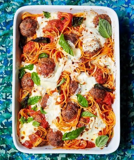 Baked spaghetti and meatballs