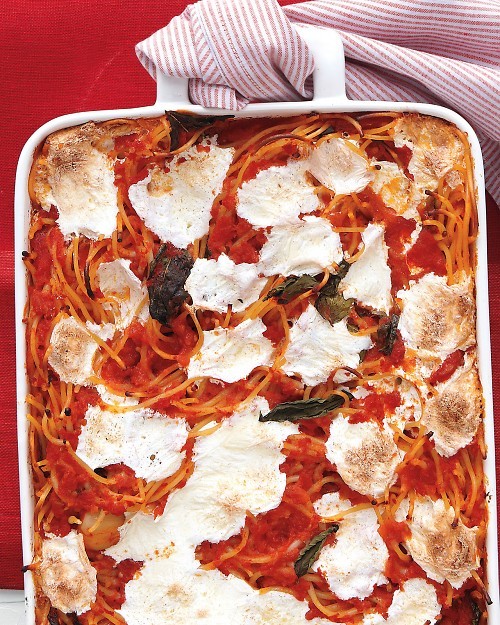 Baked spaghetti and mozzarella