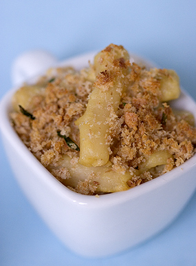 Baked spelt macaroni with cashew cheddar cheese