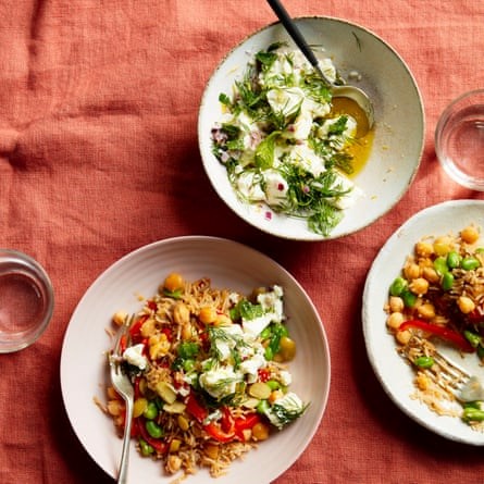 Baked spiced rice with broad beans and chickpeas