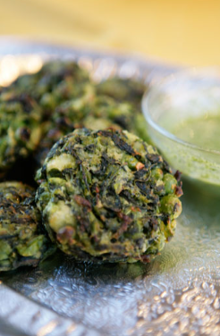 Baked spinach, pea and ginger croquettes (Hariyali tikkis)