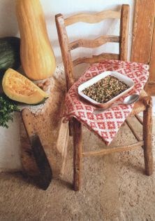 Baked squash with garlic and walnut sauce (Kolokitha sto fourno me skordo ke karidia)