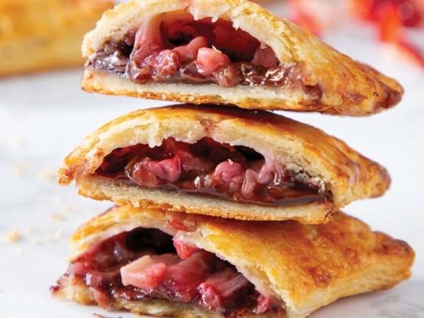Baked strawberry & chocolate hazelnut spread hand pies