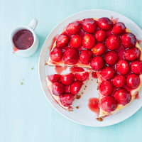 Baked strawberry cheesecake