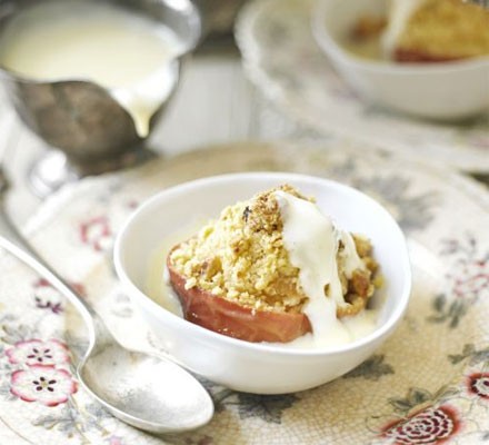 Baked stuffed apple with crumble topping