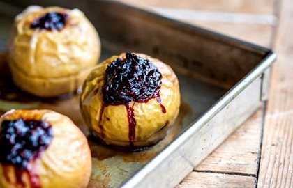 Baked stuffed apples