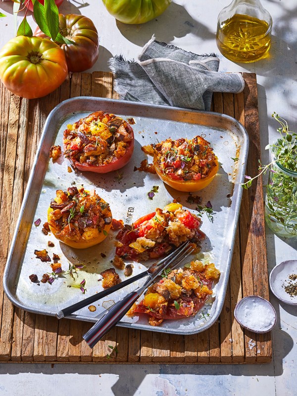 Baked stuffed tomatoes with herbs
