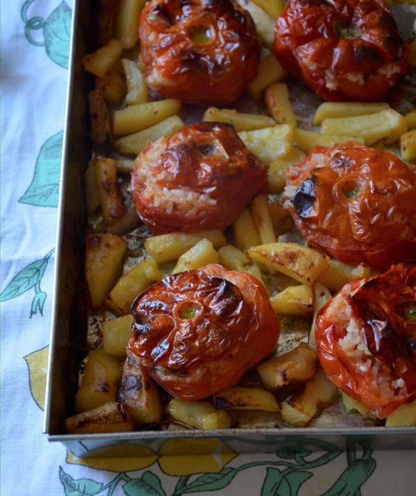 Baked stuffed tomatoes with potatoes (Pomodori al rios)