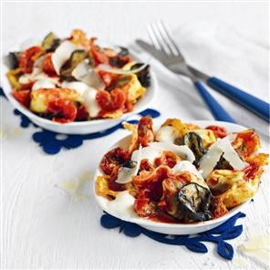 Baked three-cheese tortelloni