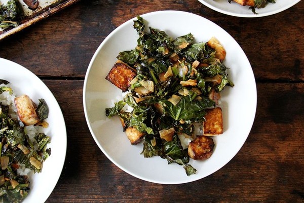 Baked tofu with coconut kale