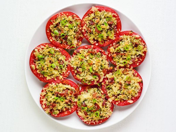 Baked tomatoes with bacon breadcrumbs