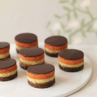 Baked tricolor cookies