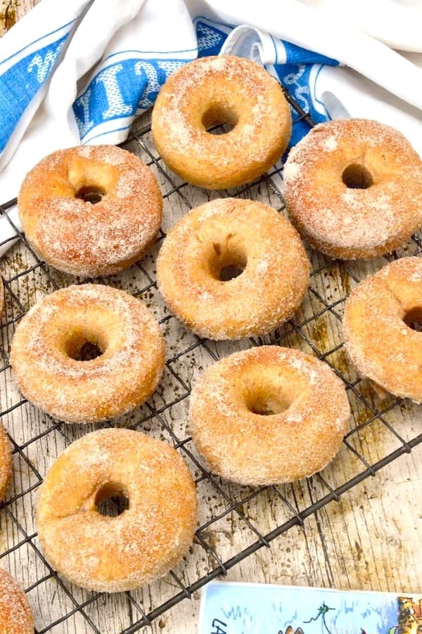 Baked yeast doughnuts