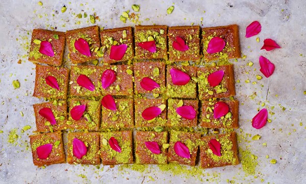 Bakhlava traybake