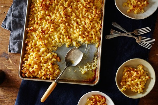 Baking sheet macaroni and cheese