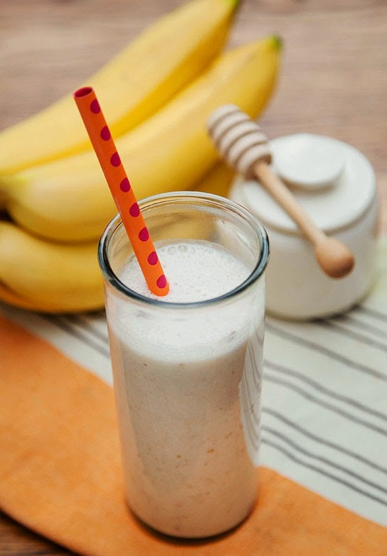 Bali banana date smoothie