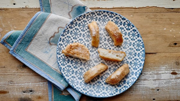 Balinese coconut cakes (Kue pancong)
