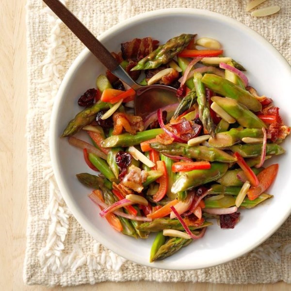 Balsamic asparagus salad