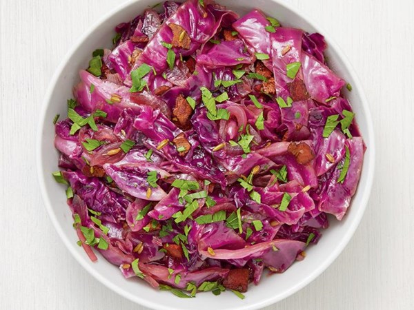 Balsamic-braised red cabbage 