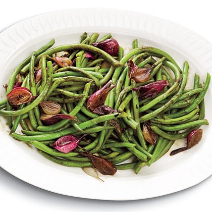 Balsamic-glazed green beans and pearl onions