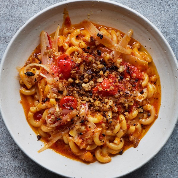 Balsamic tomato macaroni with olive pangrattato