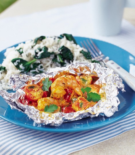 Balti prawn parcels with spinach rice
