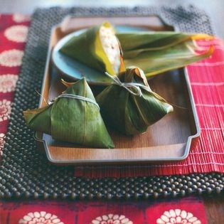 Bamboo-wrapped chicken and glutinous rice (Zong-zi)