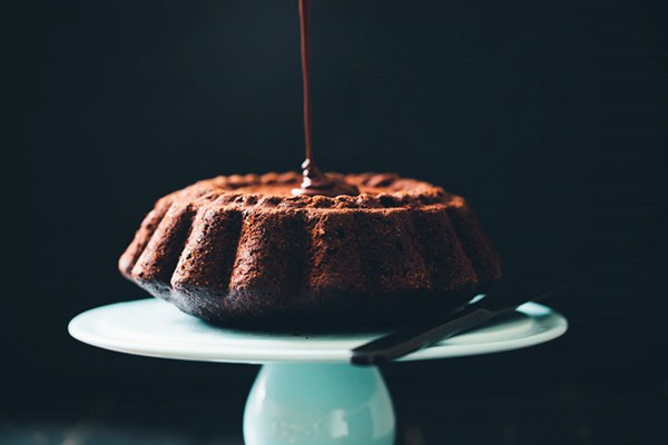 Banana, almond & chocolate cake [cappuccino ganache]