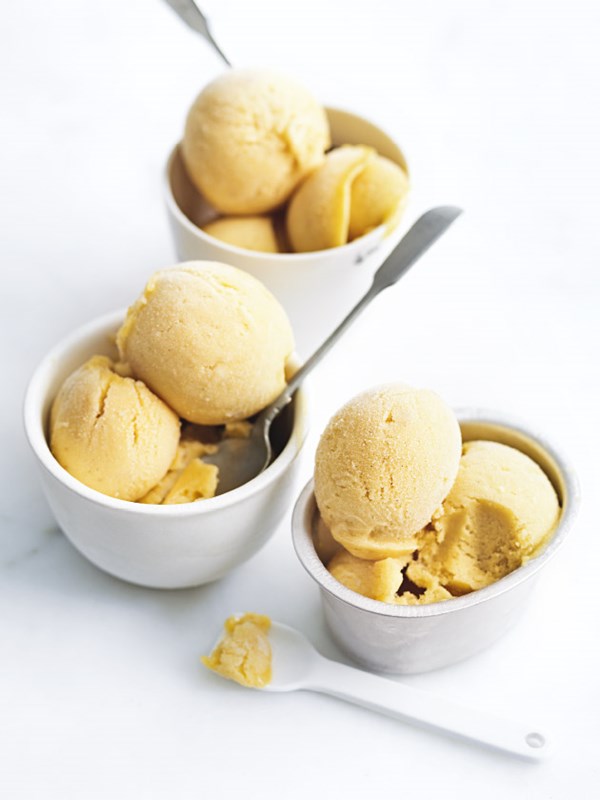 Banana and mango ice-cream