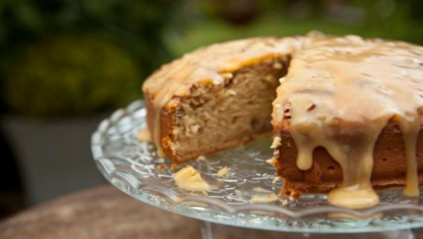 Banana and maple syrup cake