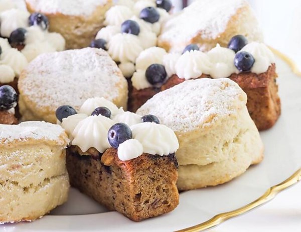 Banana-blueberry oat cakes [buttermilk frosting]