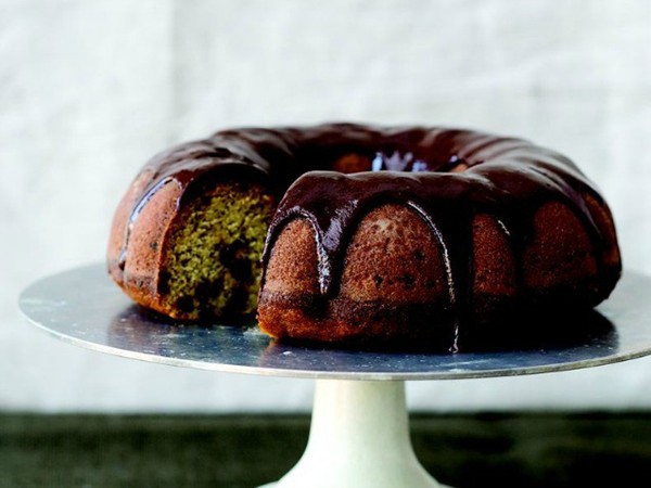 Banana bread bundt cake