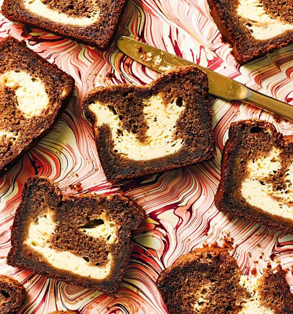 Banana bread cheesecake