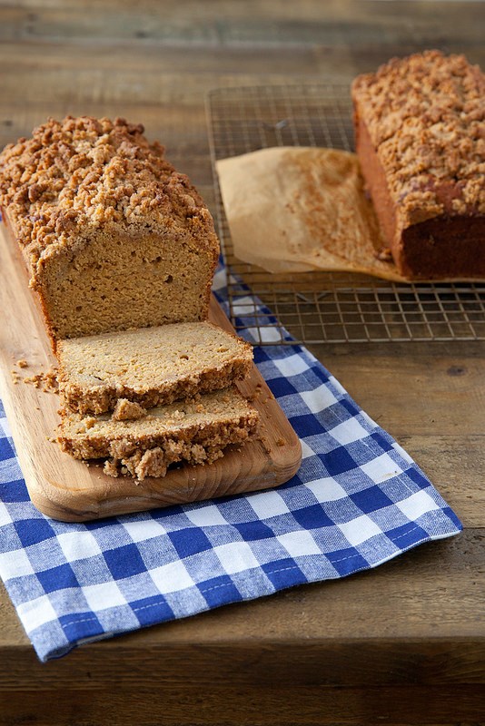 Banana bread with streusel topping