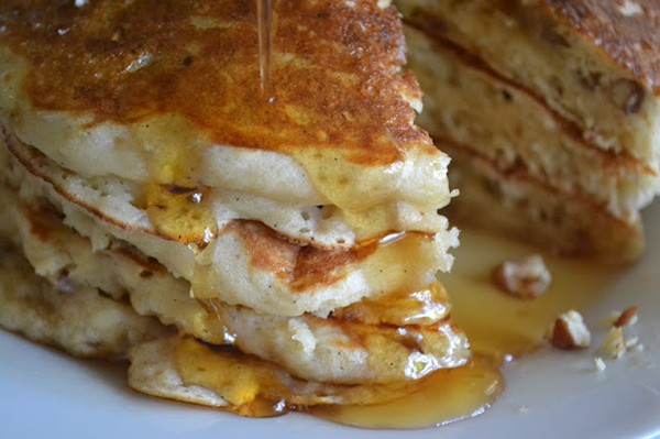 Banana buttermilk pancakes (with pecans and vanilla bean)